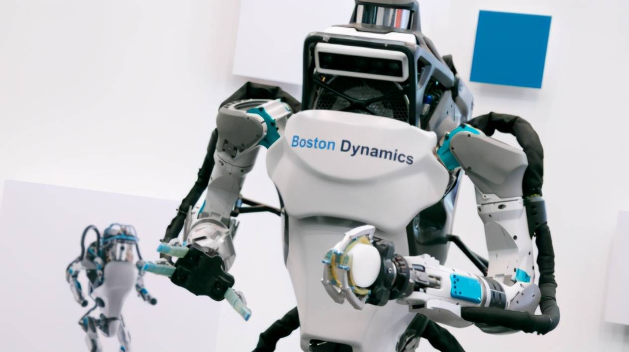 波士顿动力公司发布"跑酷"机器人,可翻转跳跃