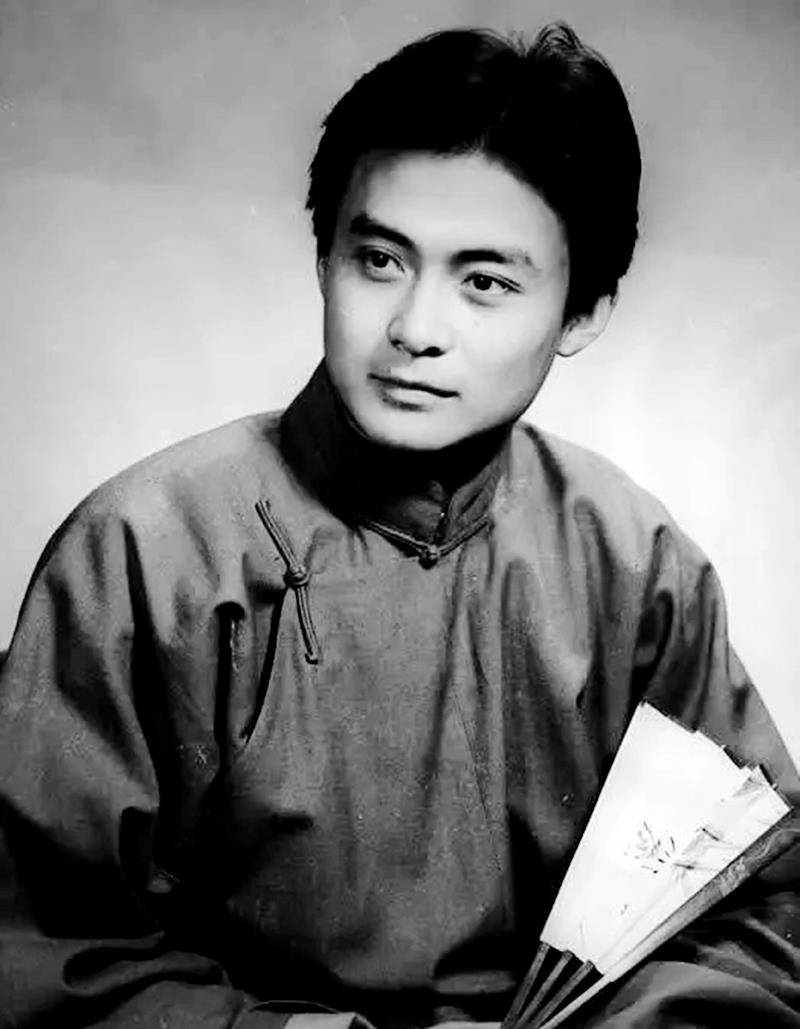 亲姐弟都是演员,姐在《红楼梦》演袭人,弟在《重案六组》饰佟林