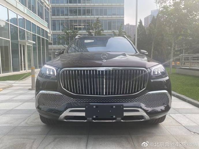 奔驰迈巴赫gls600 礼尚版 双拼红黑 北京迈巴赫4s店