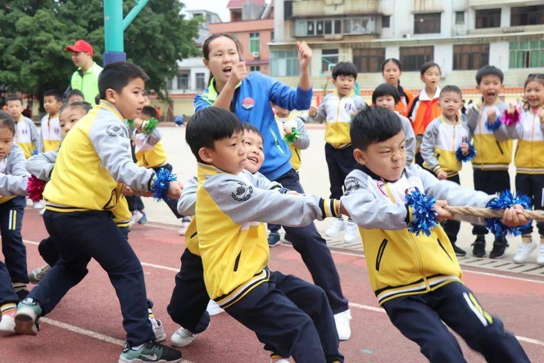 原创教育部发布消息,中小学生预计9月初实施新政策,趣味课间回归