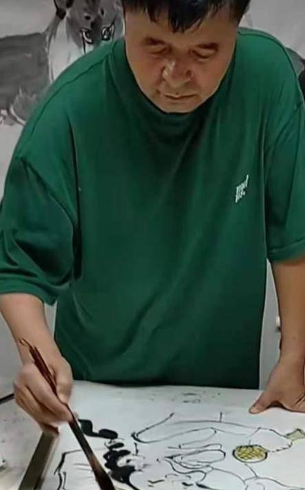 62岁毕福剑近照发福?开画画班生意红火,写四个字需要上千元