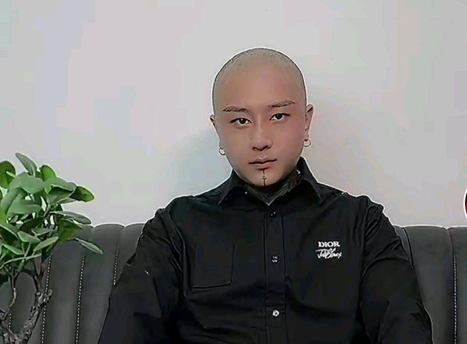 方丈出新歌《哥是生意人》再度内涵辛巴,网友猜测两人将彻底绝交