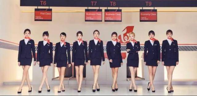 为什么飞机上的空姐大多穿裙子而不是裤子