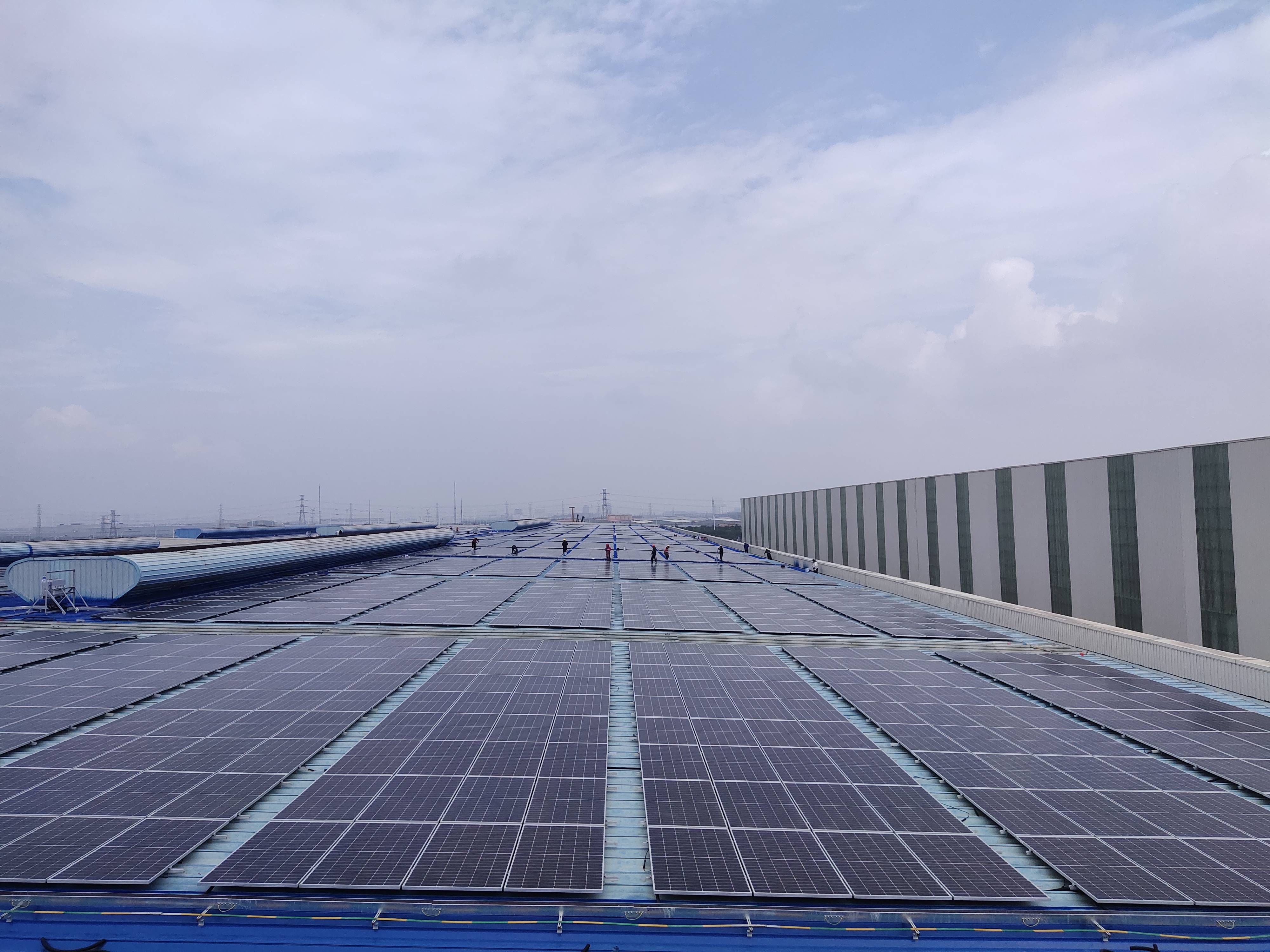 "新天钢"厂房屋顶光伏发电项目正式并网投运