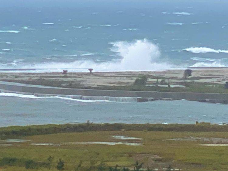 惊涛拍岸,卷起千堆雪_波涛