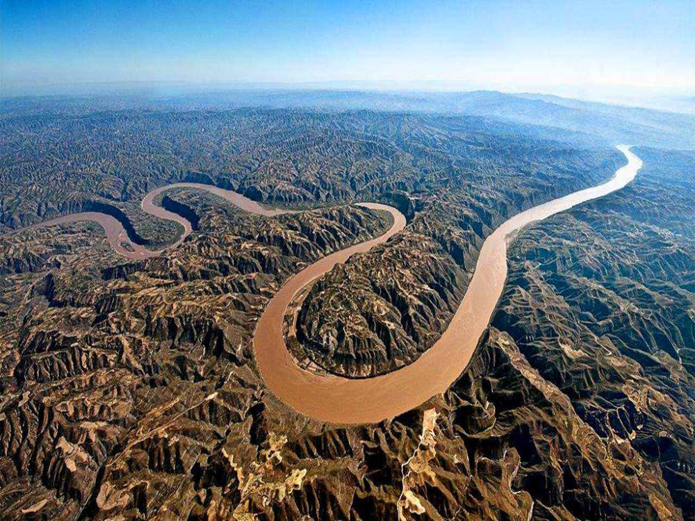 黄河已成"地上悬河"?河床高出十多米,为什么不把泥沙挖走呢?