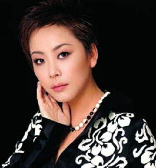 原创被赵本山看中走红,却被相恋十年男友骗财骗色,孩子生父至今是谜