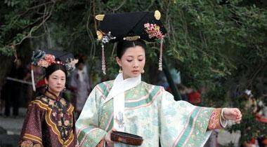 此女16岁参加选秀,侄女封后,她封嫔,独守空房46年,封皇贵妃!