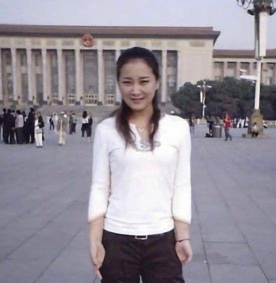 贾玲有才太任性!被称为第一胖女星,谁知年轻时肤白貌美身材好?