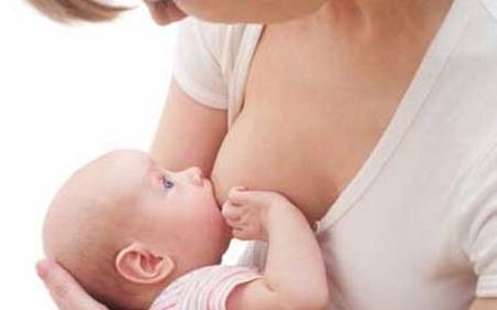 给宝宝喂奶时有这四个表现,说明你的母乳已不足