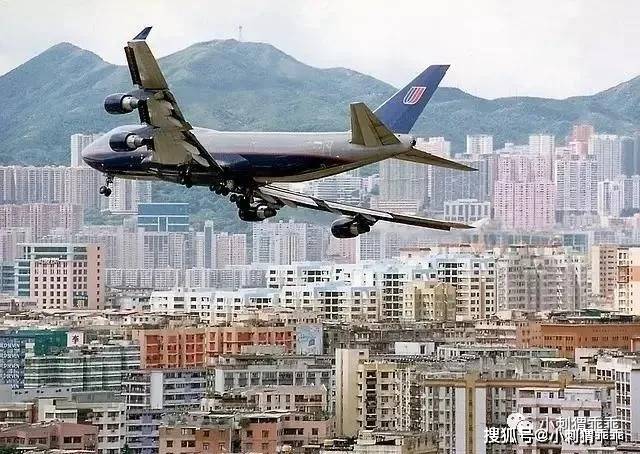 浪迹香江:窗外就是九龙湾里的启德机场跑道_飞机的