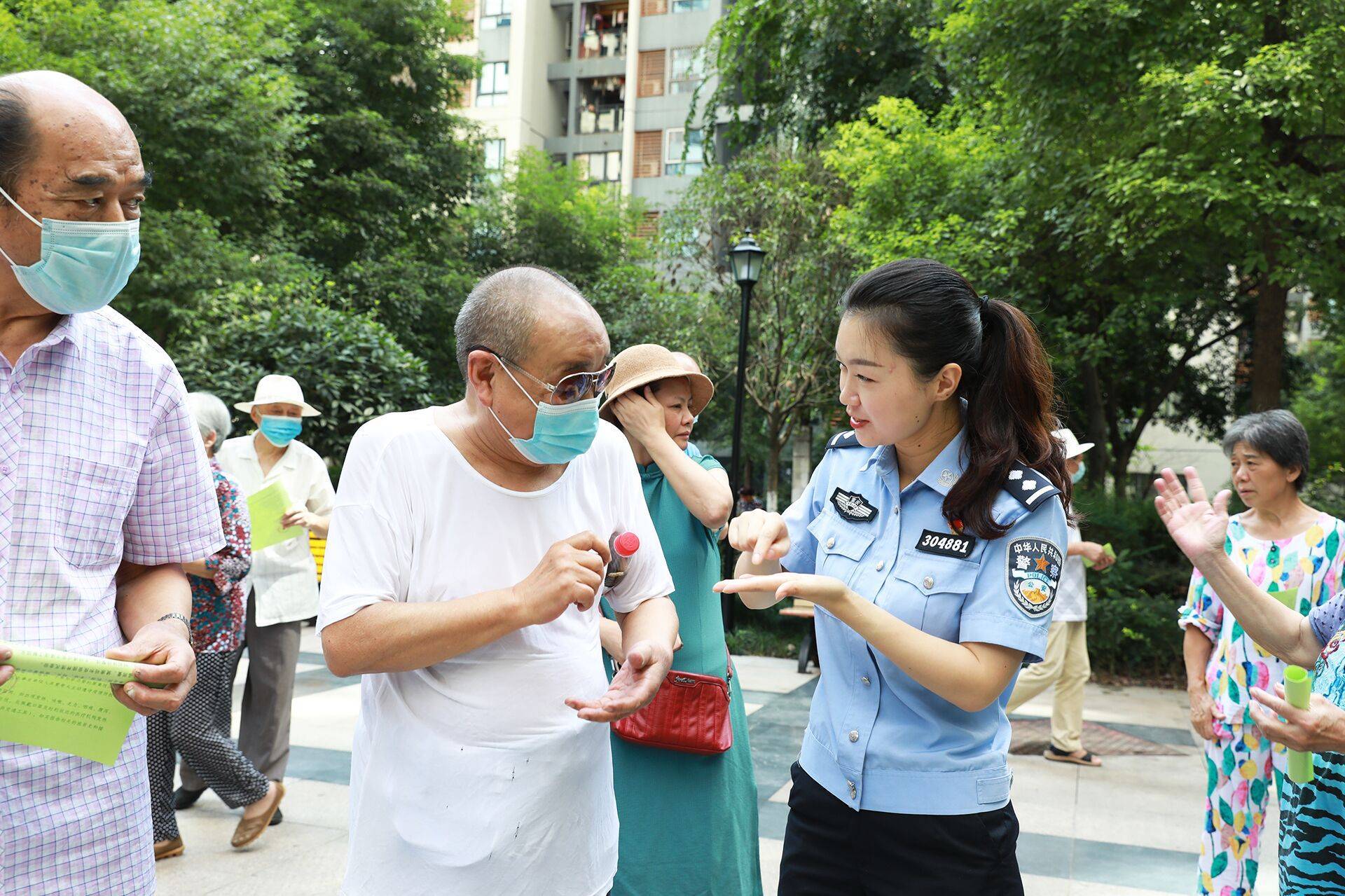 沙区民警何巧入选中国好人:用无声的手语谱写大爱之歌