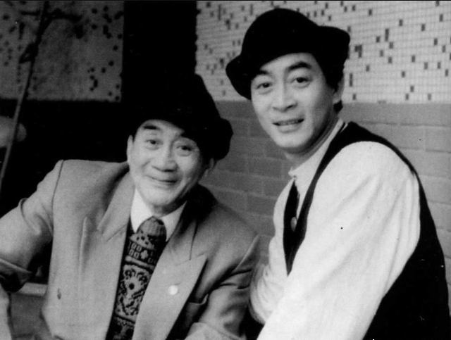六小龄童,原名章金莱,出生于浙江绍兴 他是章氏猴戏的第四代传人.