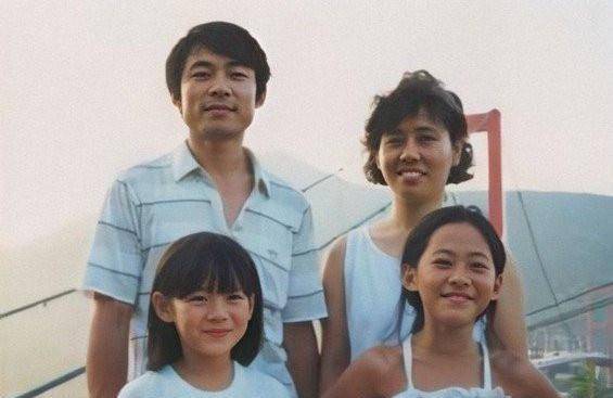 孙艺珍全家福曝光,爸爸超像玄彬!明星高颜值家人盘点