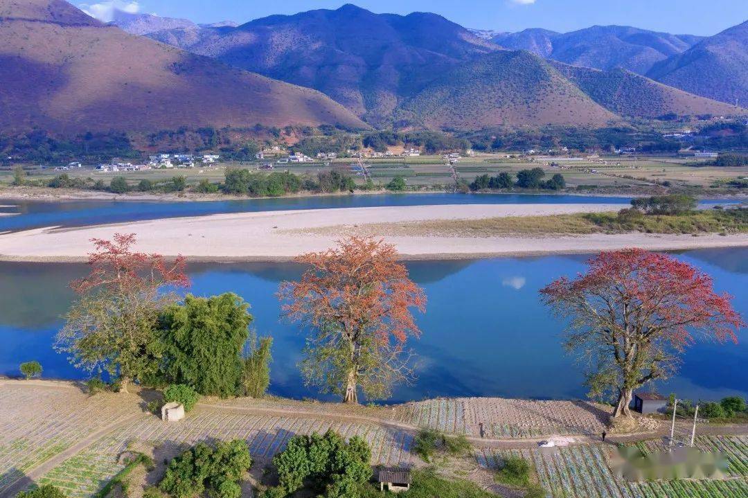 潞江坝的称呼,意为"太阳与大地拥吻的地方",世外乡村·高黎贡勐赫小镇