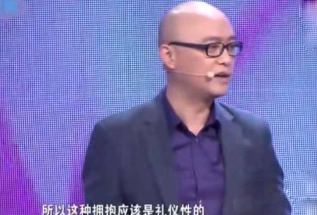 从金牌主持到查无此人,乐嘉的"消亡"究竟该谁买单?