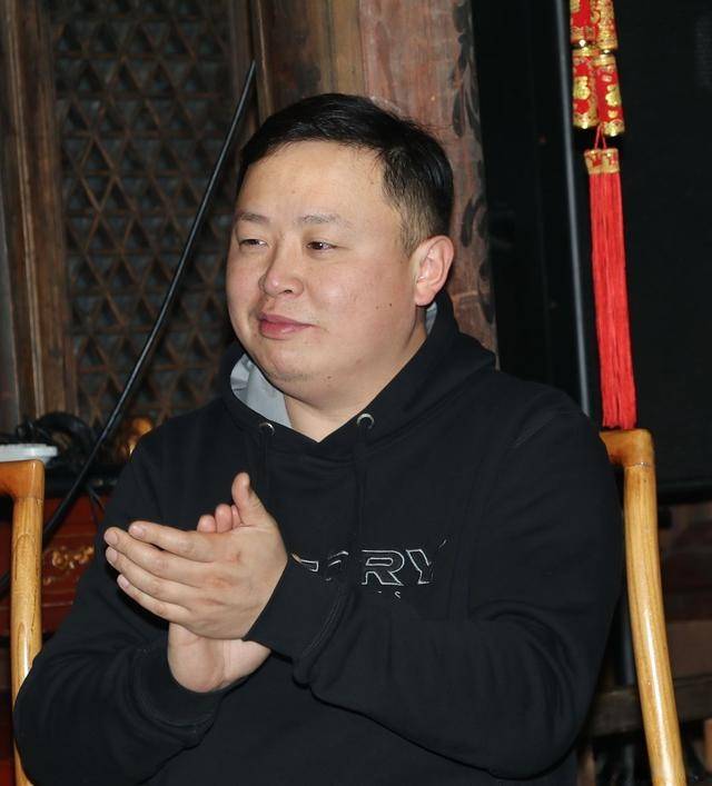 原创阎鹤祥事业感情双困局不想换搭档找老婆粉丝说他要求很高