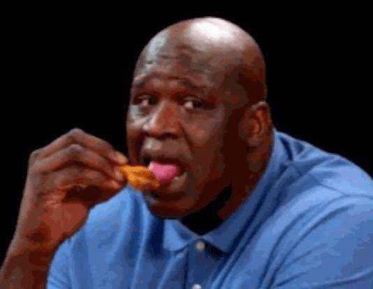 nba历史十位大手怪:奥尼尔吃鸡腿像剔牙,博班手掌像