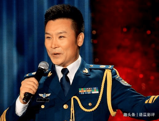 刘和刚除了是一名歌唱家,更是一名军人,就得服从组织的布置.
