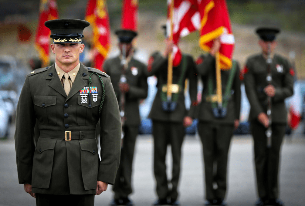 美国海军陆战队的编织腰带,搭配常服不嫌破,还能表示