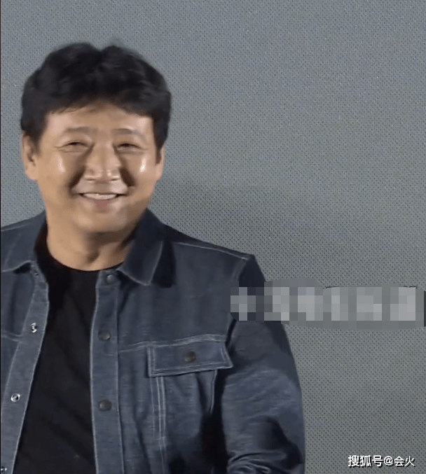 王砚辉上台鞠躬讲述从业感想,称要做个干净的人,被王迅大赞演技_表演