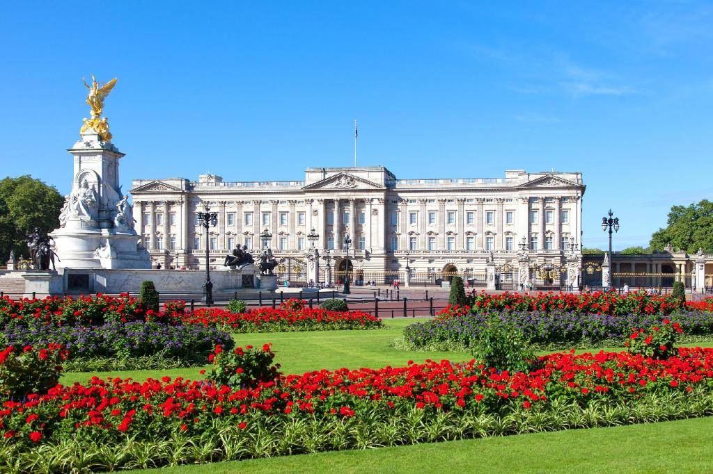 今天的美国白宫,英国的白金汉宫等世界著名工程都采用无机涂料广泛