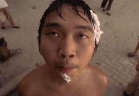 因为一句"包租婆怎么没水了"走红,如今身价过亿,胖到
