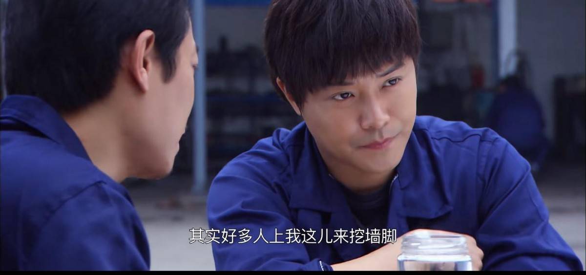 女主角李彩桦凭借电视剧《甜蜜计划》人气飙升,在拍摄这部《回家的