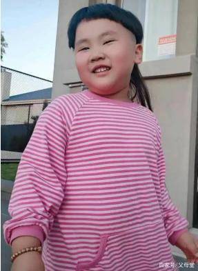 从小长得白白胖胖,后来立志减肥才变成了如今的英俊小伙子
