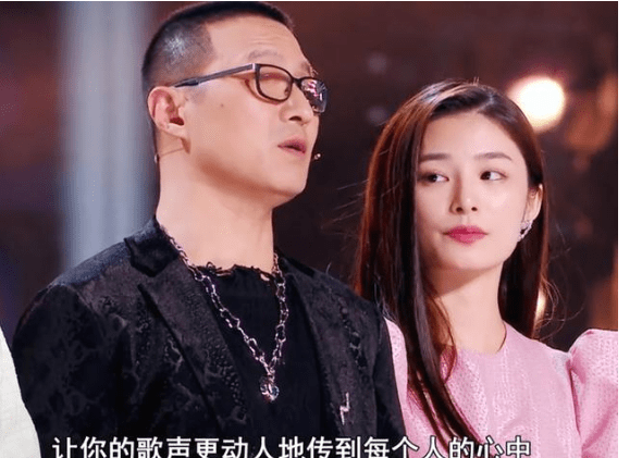 汪峰战队的姚晓棠站到了最后,成为了好声音全国5强之一.