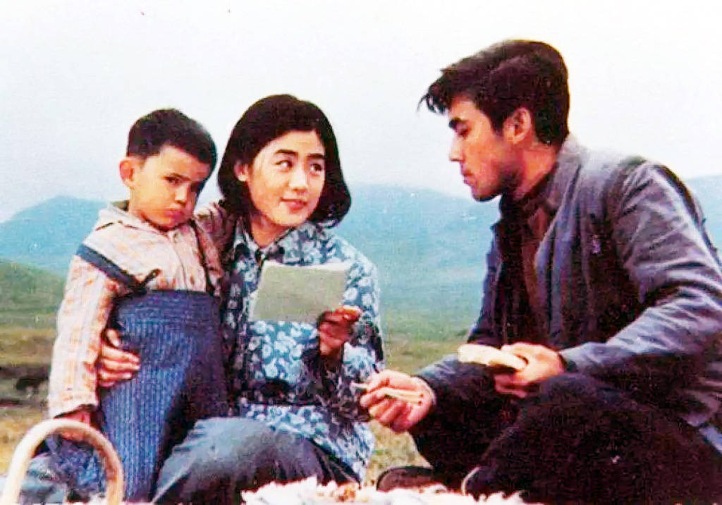 随后谢晋准备让丛珊在另一部电影中出演《哑女》,但想了想,还是不合适
