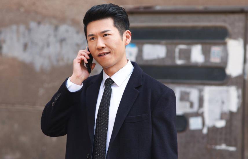 原创隐形星二代,王骁一直努力拼搏演技,终于出道15年走红