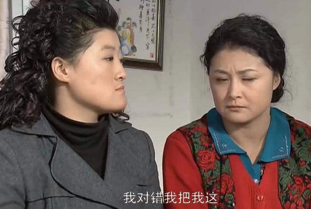 50岁"谢大脚"离世,为照顾患病弟弟错过生育年龄,结婚20年无子!