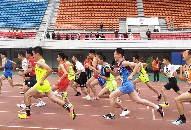 五十八届中小学生运动会田径比赛在福建省奥林匹克体育中心田径场举行