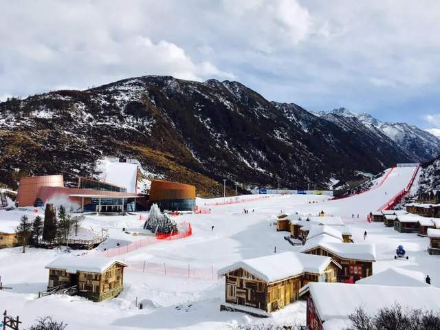 「鹧鸪山」赴一场关于雪的童话_滑雪_川西_冰雪