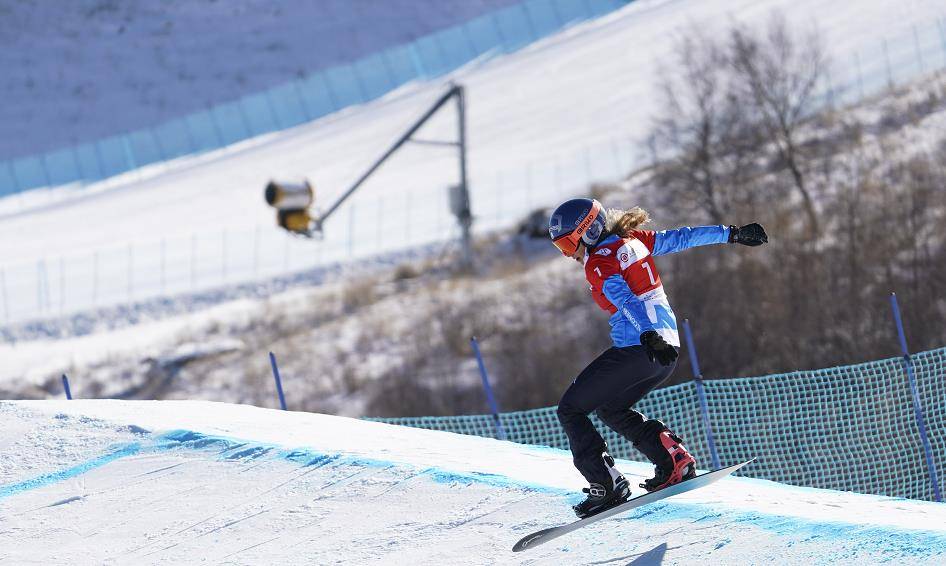 冬奥会女子自由式滑雪大跳台_奥迪 滑雪跳台_单板滑雪大跳台动作
