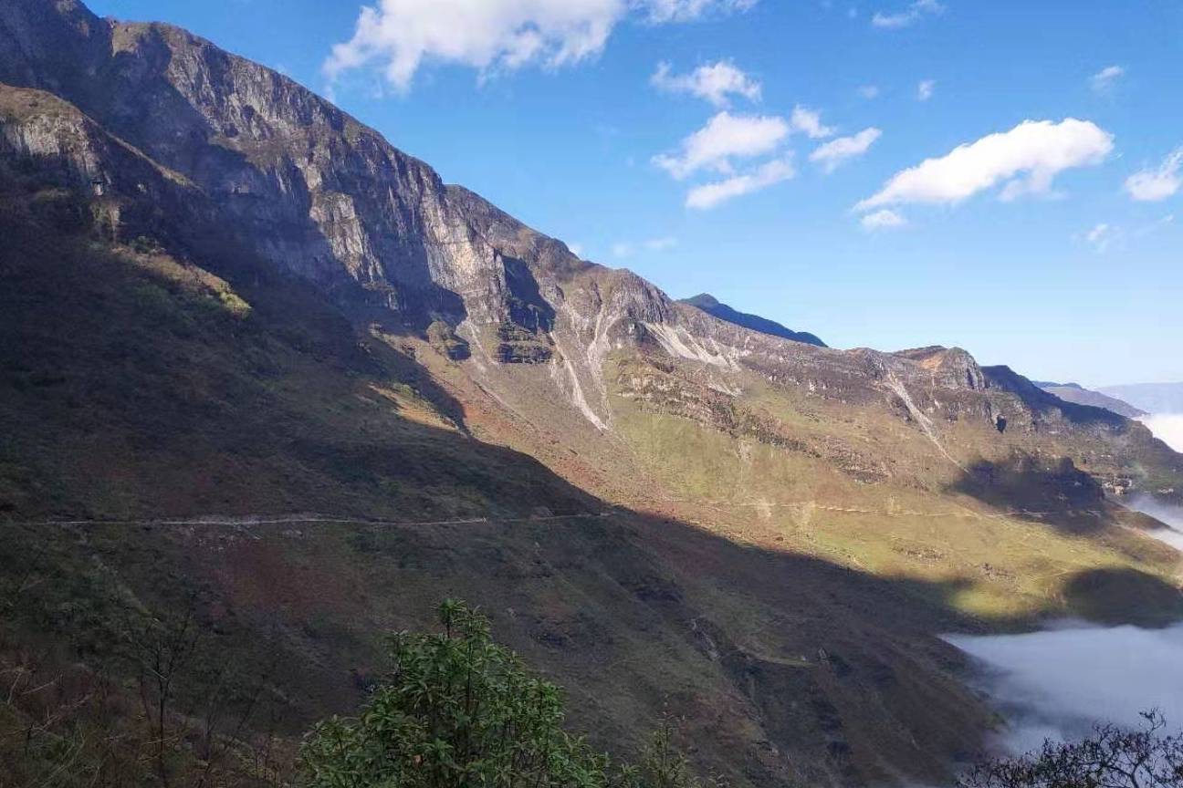 原创攀登昭通巧家药山第三天看最美丽的云海遇上好心的老乡留宿