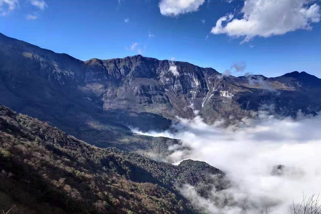 攀登昭通巧家药山第三天看最美丽的云海遇上好心的老乡留宿