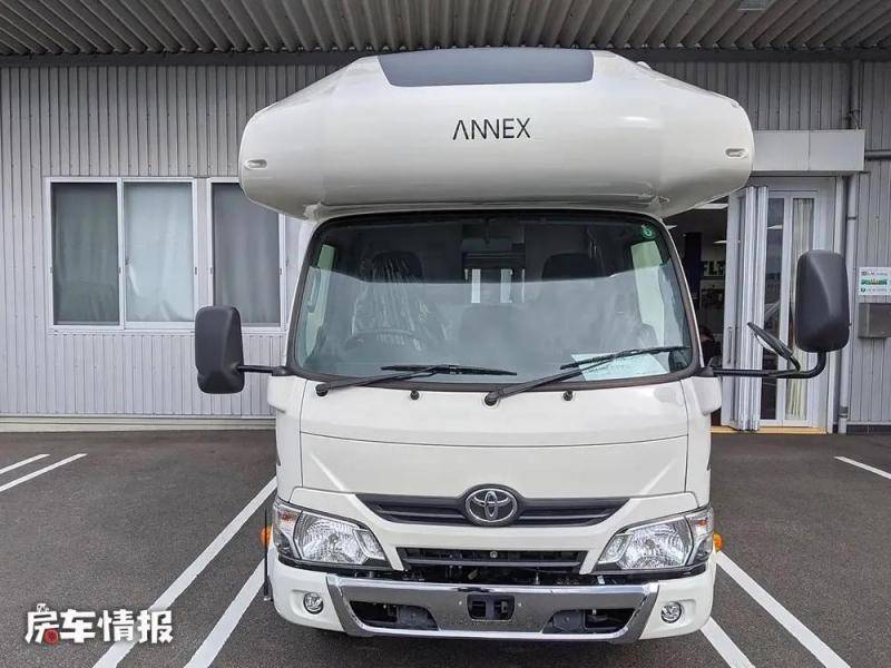 丰田平头房车30t排量长度仅5米却有四张床洗澡做饭样样行