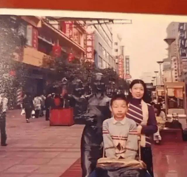 许敏爆出多张姚策童年照,网友看了表示"姚策生活比郭威好太多"