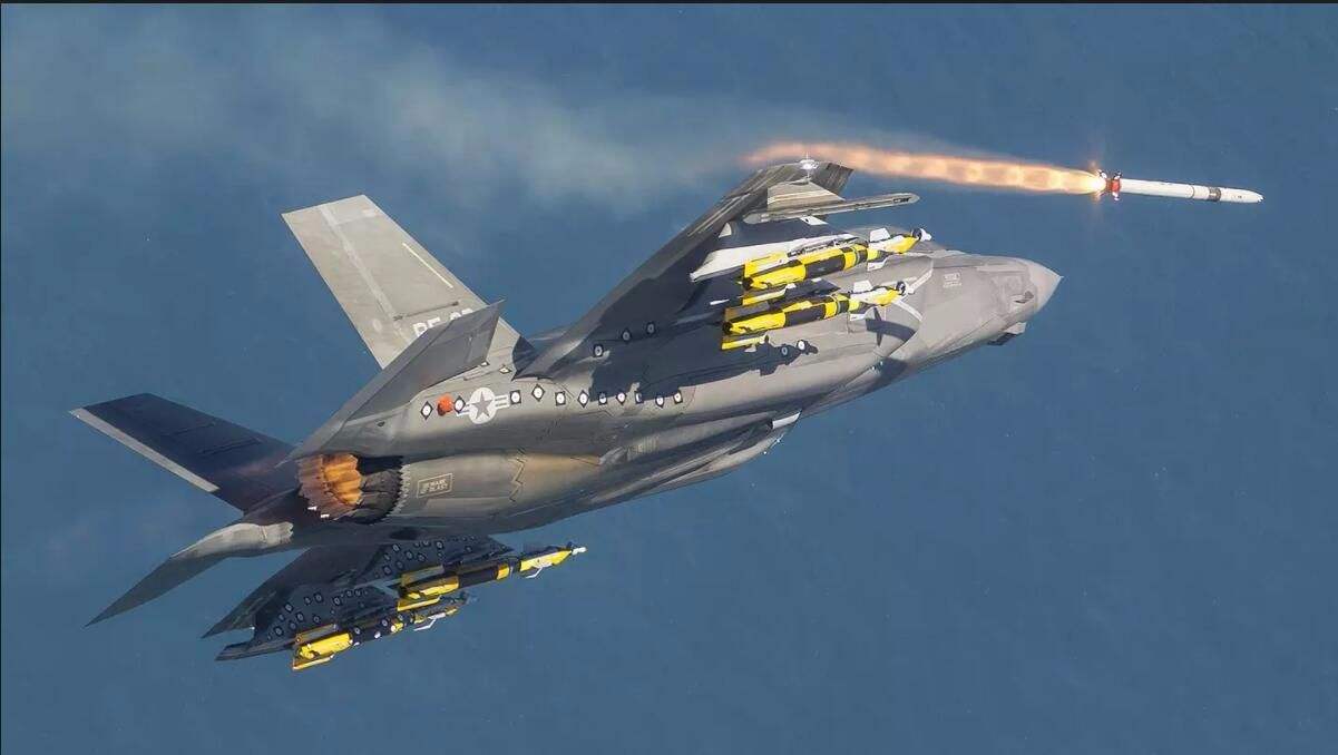 美国总统f35应该100国产所有外国供应商一个都不留
