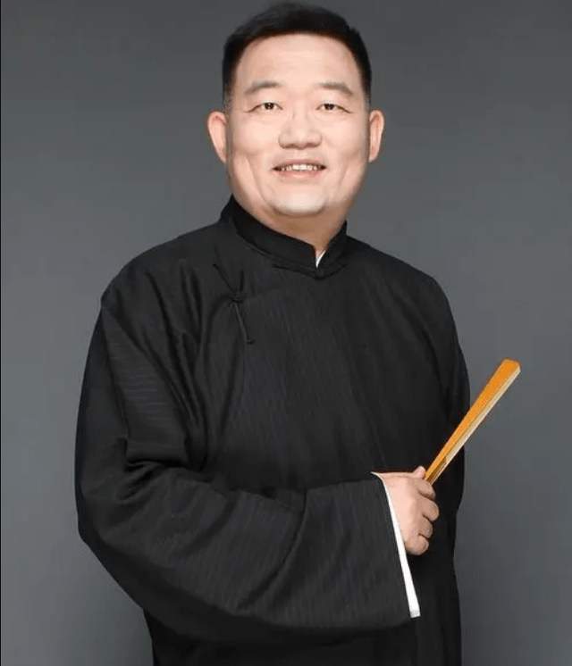 大学教授,郭德纲的师叔自降辈分进德云,能力不输高峰_郑好_相声_沈阳