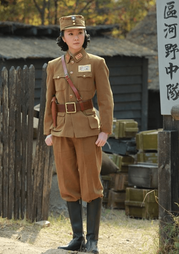抗日女英雄李娟日寇把她头部留在地面上活埋然后放狼狗咬死