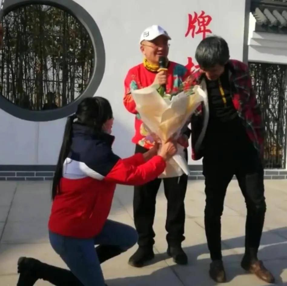 河南舞王刘东立高调秀恩爱前女友莹莹默默送上祝福