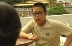 虽然没学过表演,但是镜头感却很好,不怯场也放得开,还真是个当演员的