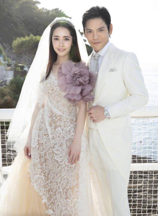 向佐郭碧婷举办婚礼,向华强和萧敬腾抢镜,向太紧张到词穷_网友_因为