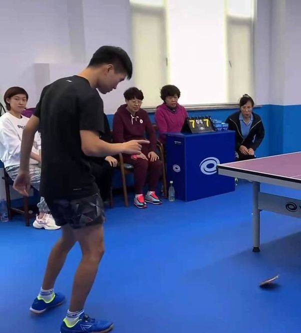 球也不像普通人啊",李晓霞说"你也不像刚学的样子啊",接下来王开也使