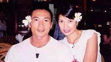 他是洪金宝徒弟,兄妹13人,6岁赚钱养家,却让刘亦菲