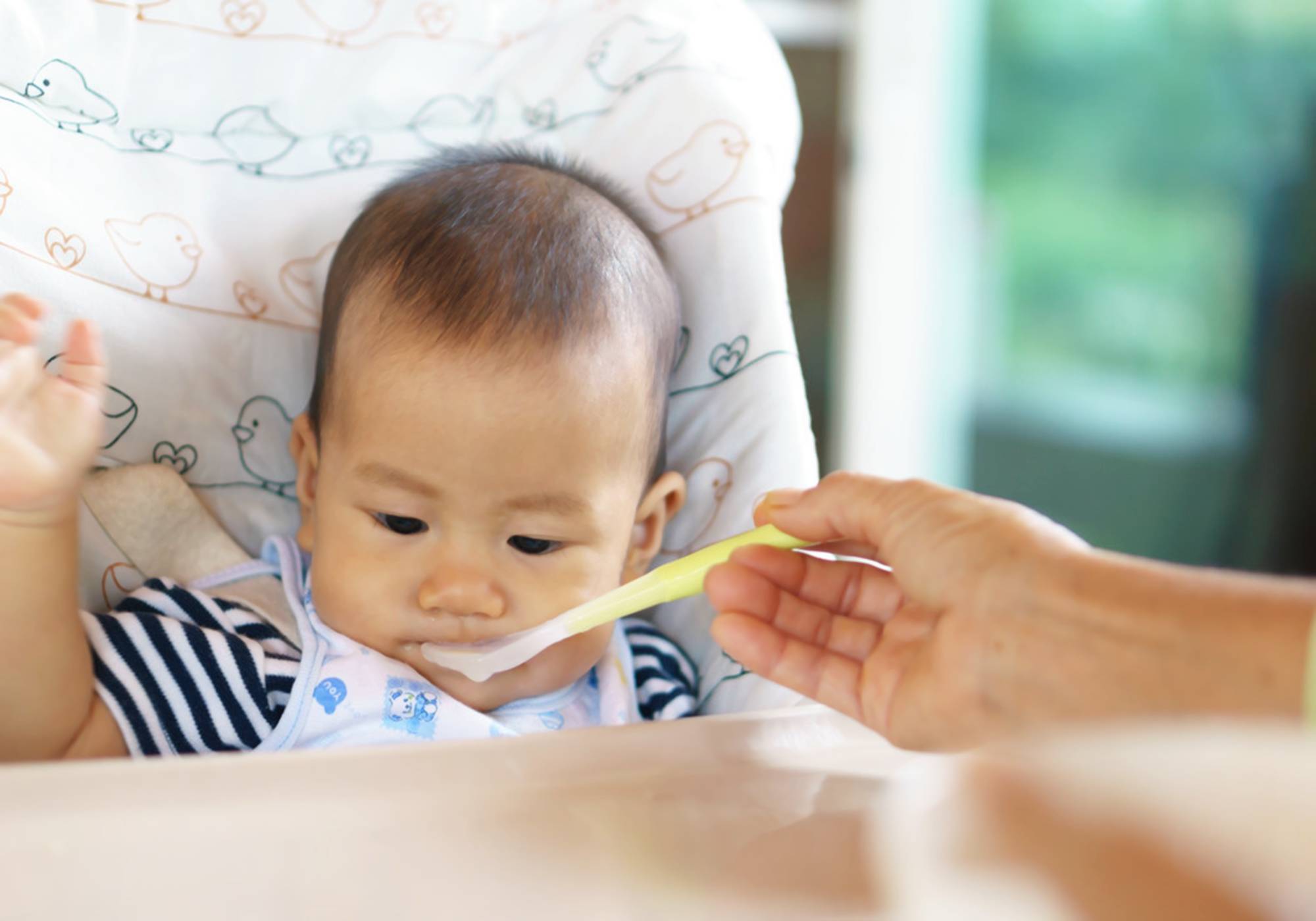 添加辅食后,宝宝先喝奶还是先吃辅食？妈妈早点知道别坑娃了