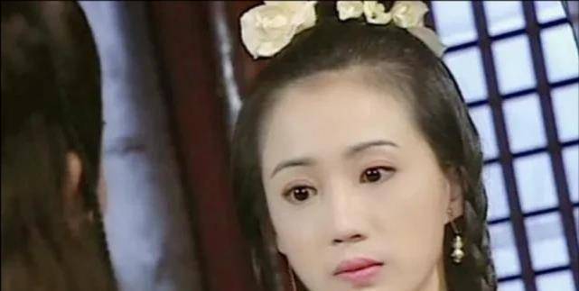 桑妮饰演铁萍姑再加上桑妮自身清醒又绝世独立的气质,让这个角色拥有